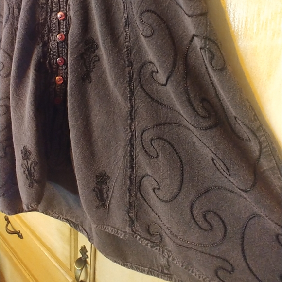 🌷Up Cycled Women's Tunic🌷 - Picture 3 of 6